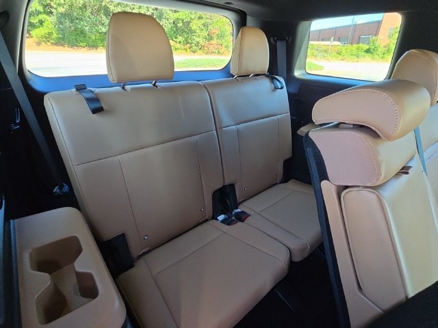 Used 2025 Hyundai Santa Fe Limited FWD image 17