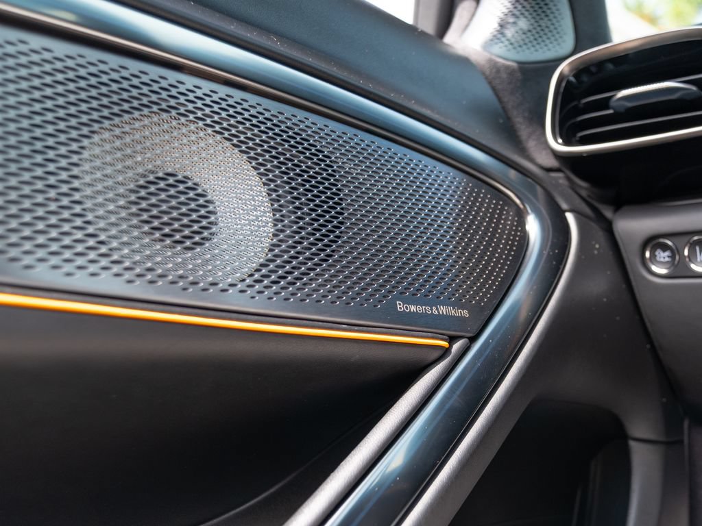 Used 2025 McLaren Artura Spider RWD image 23