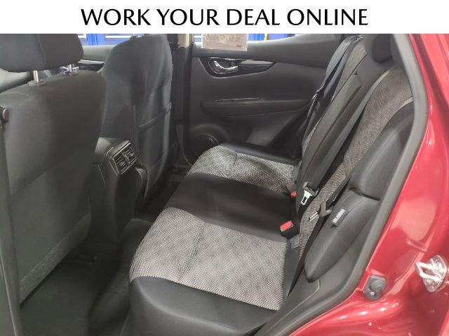 Used 2022 Nissan Rogue Sport SV image 18