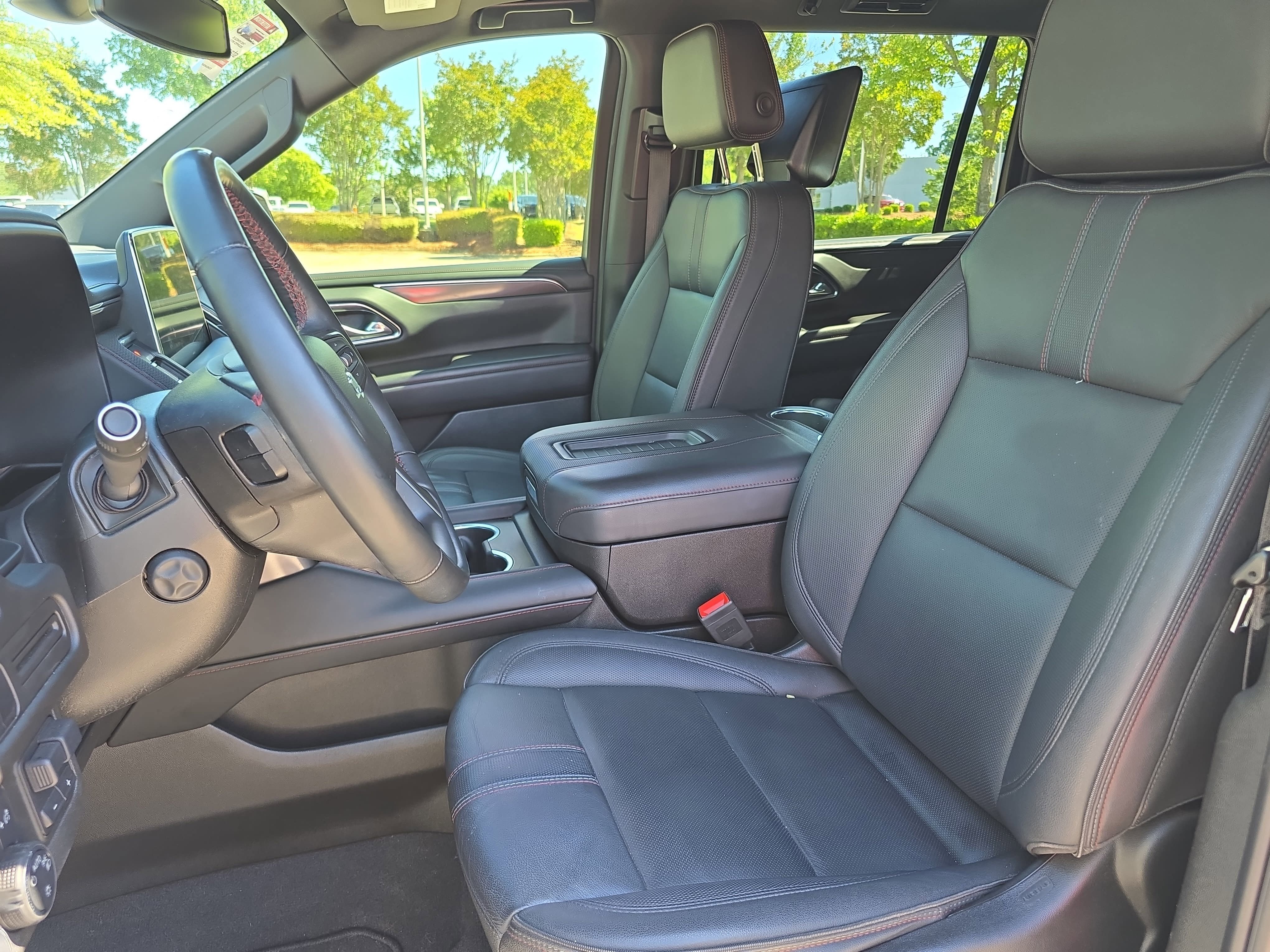 Used 2023 Chevrolet Suburban RST w/ Luxury Package AWD/4WD image 16
