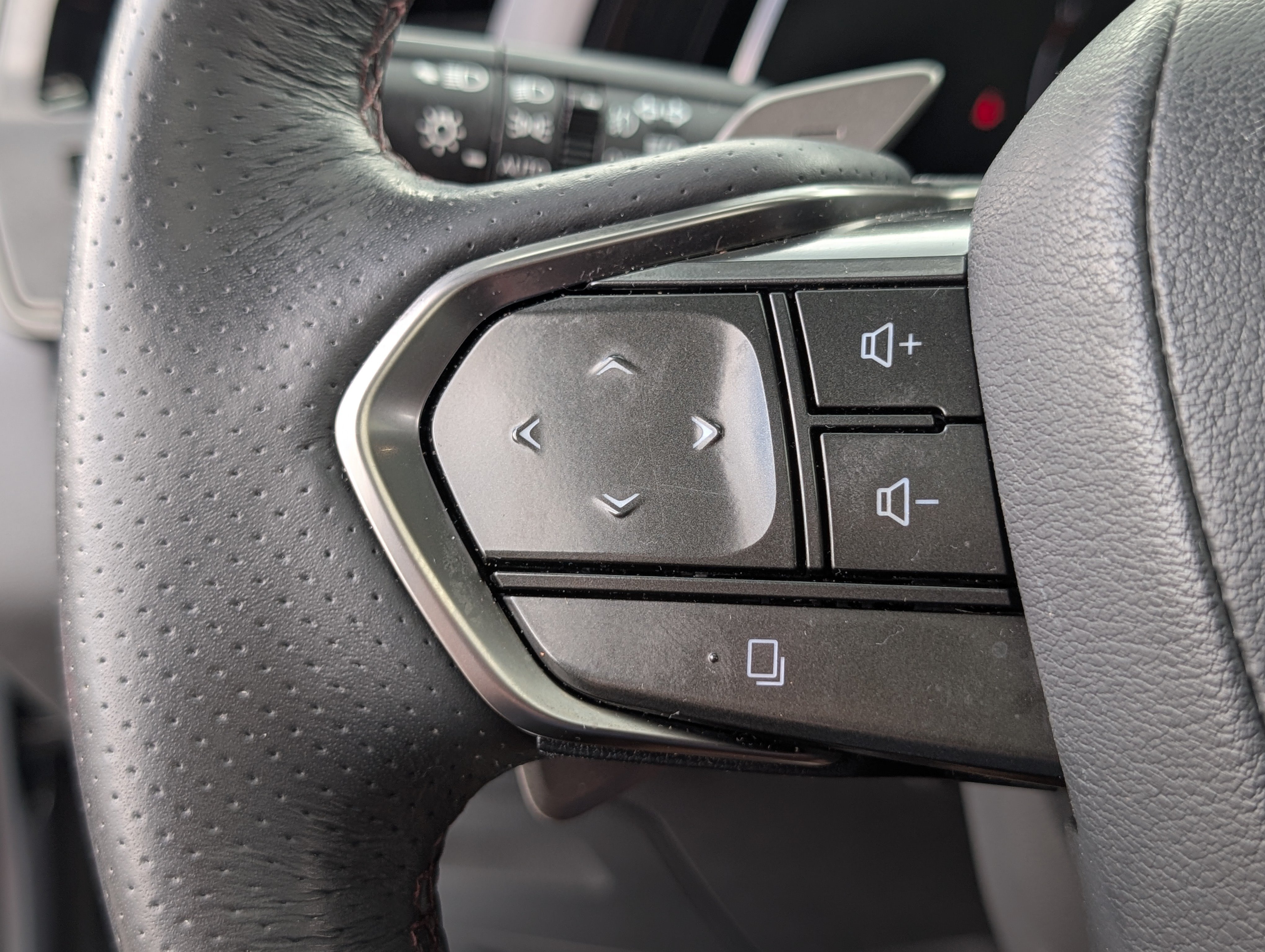Certified 2023 Lexus RX 500h F Sport w/ Accessory Package (Z1) AWD/4WD image 25