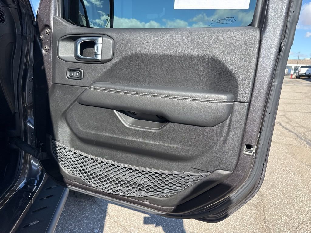 Used 2022 Jeep Wrangler Unlimited Rubicon 4xe image 35