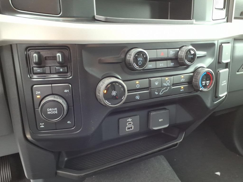 New 2027 Ford F350 XLT w/ FX4 Off-Road Package AWD/4WD image 21