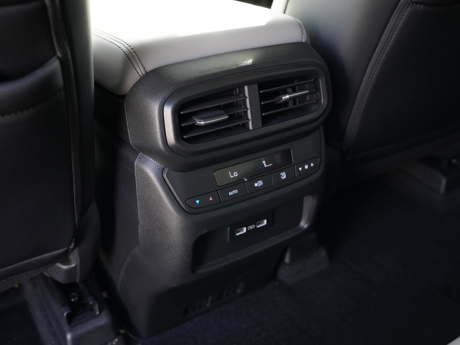 Used 2023 Honda Pilot Touring image 19