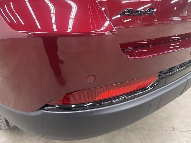 New 2025 Jeep Grand Cherokee Laredo image 21