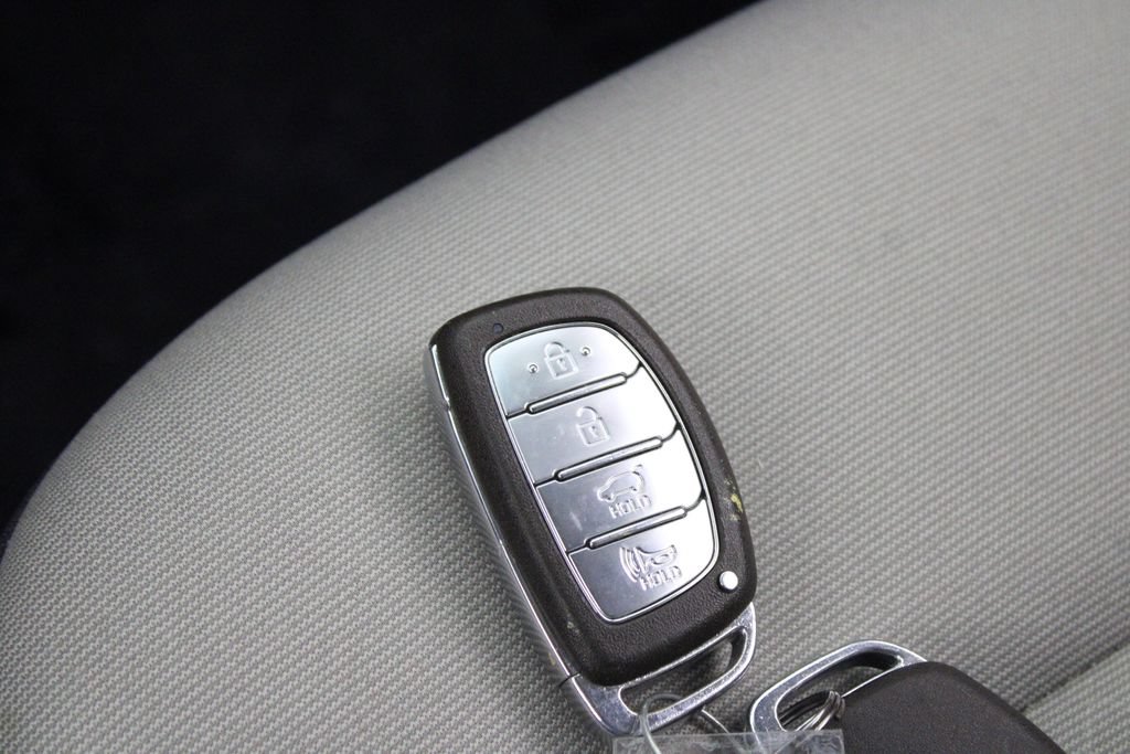Used 2019 Hyundai Ioniq Blue FWD image 27