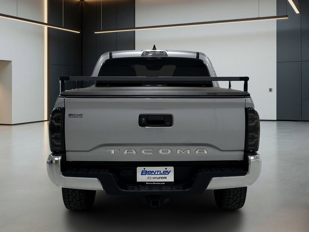 Used 2021 Toyota Tacoma SR5 RWD image 4