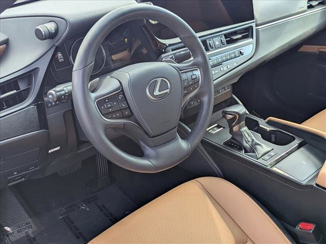 Used 2024 Lexus ES 300h w/ Premium Package image 9