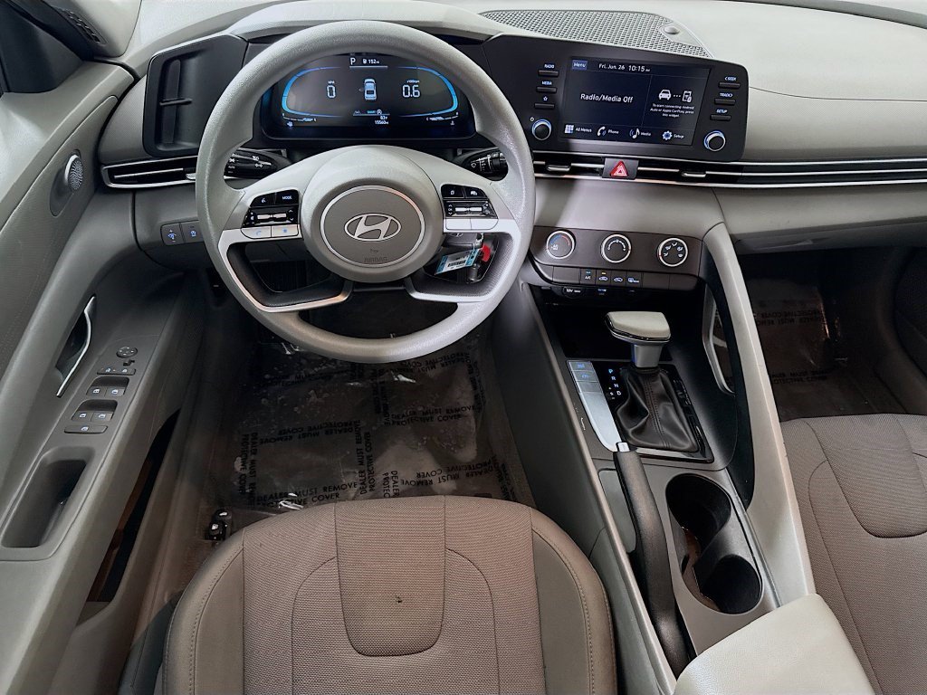 Used 2025 Hyundai Elantra SE FWD image 16