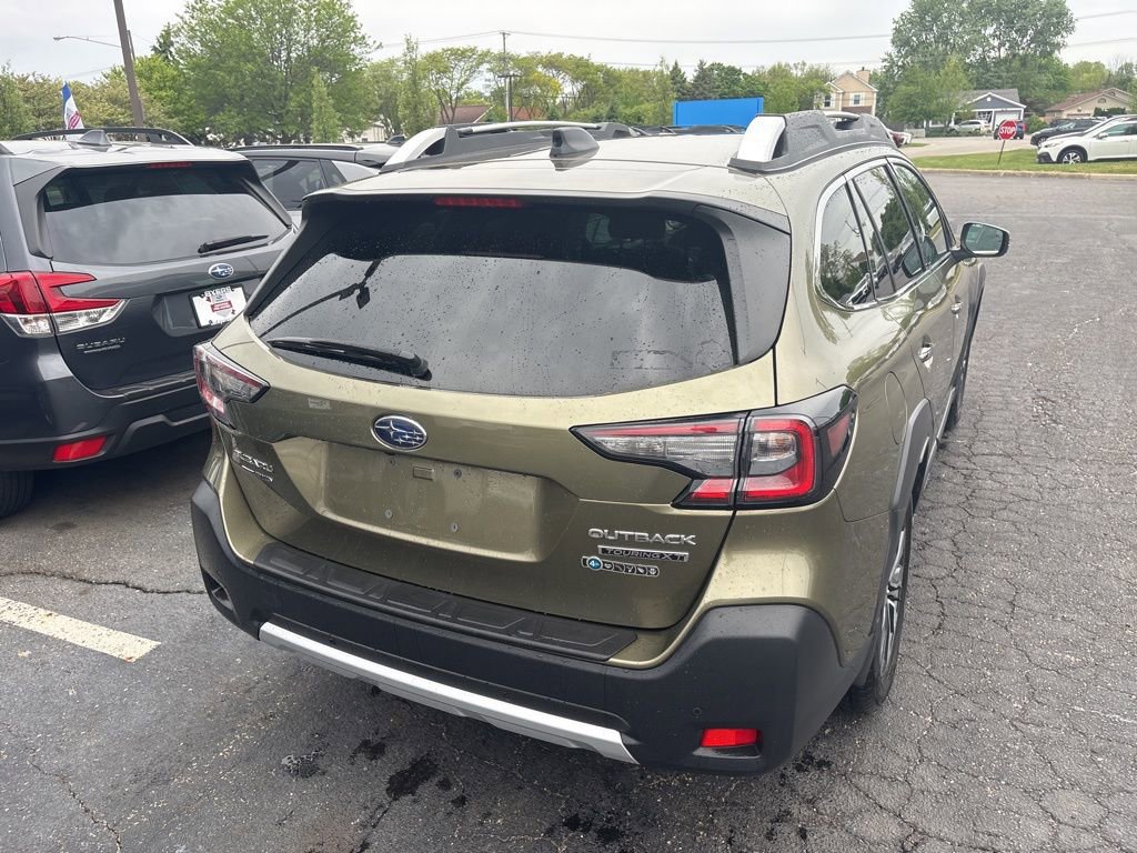 Used 2023 Subaru Outback Touring XT AWD/4WD image 3
