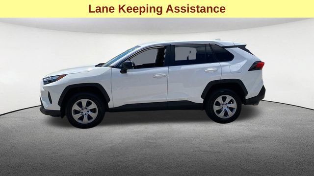 Used 2024 Toyota RAV4 LE AWD/4WD image 5
