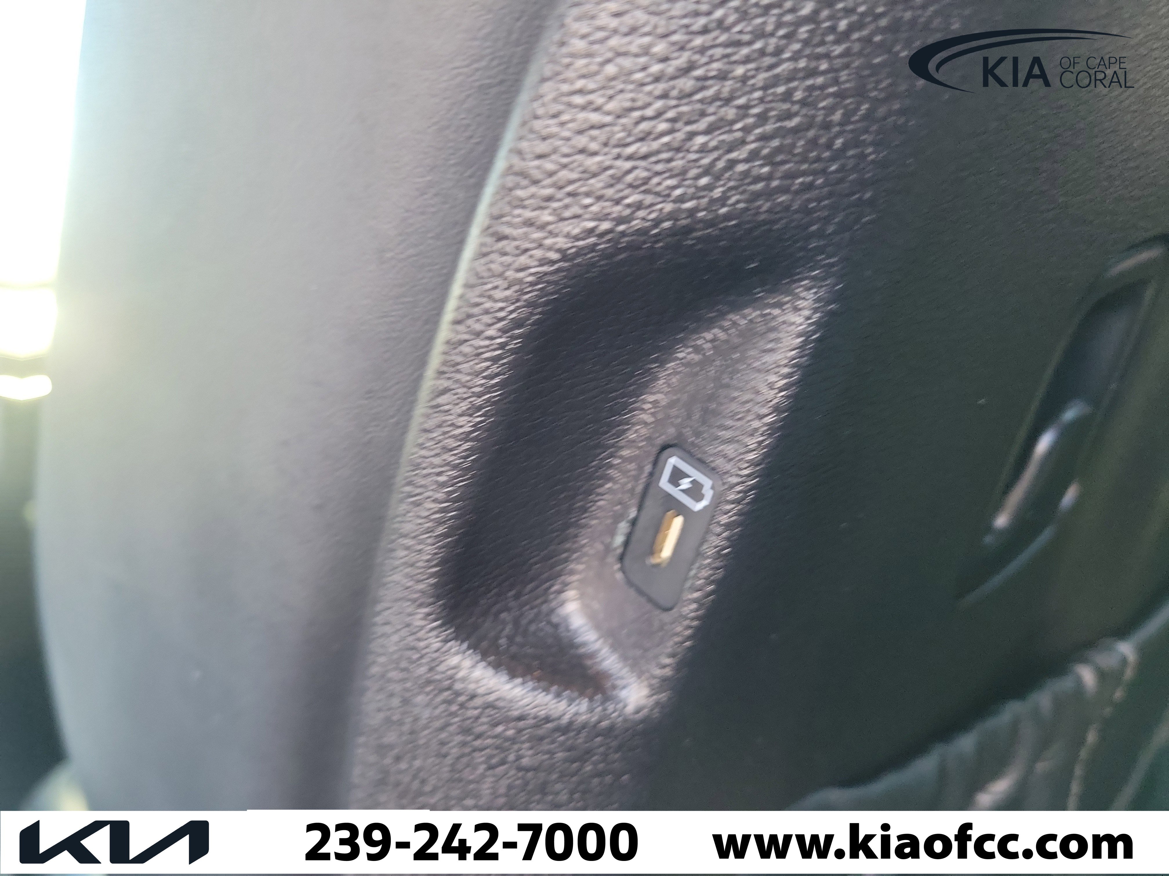 Certified 2023 Kia Telluride LX FWD image 18