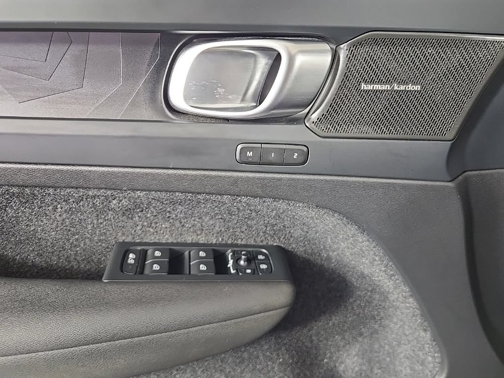 Certified 2023 Volvo C40 P8 Recharge Ultimate w/ Protection Package Premier AWD/4WD image 22