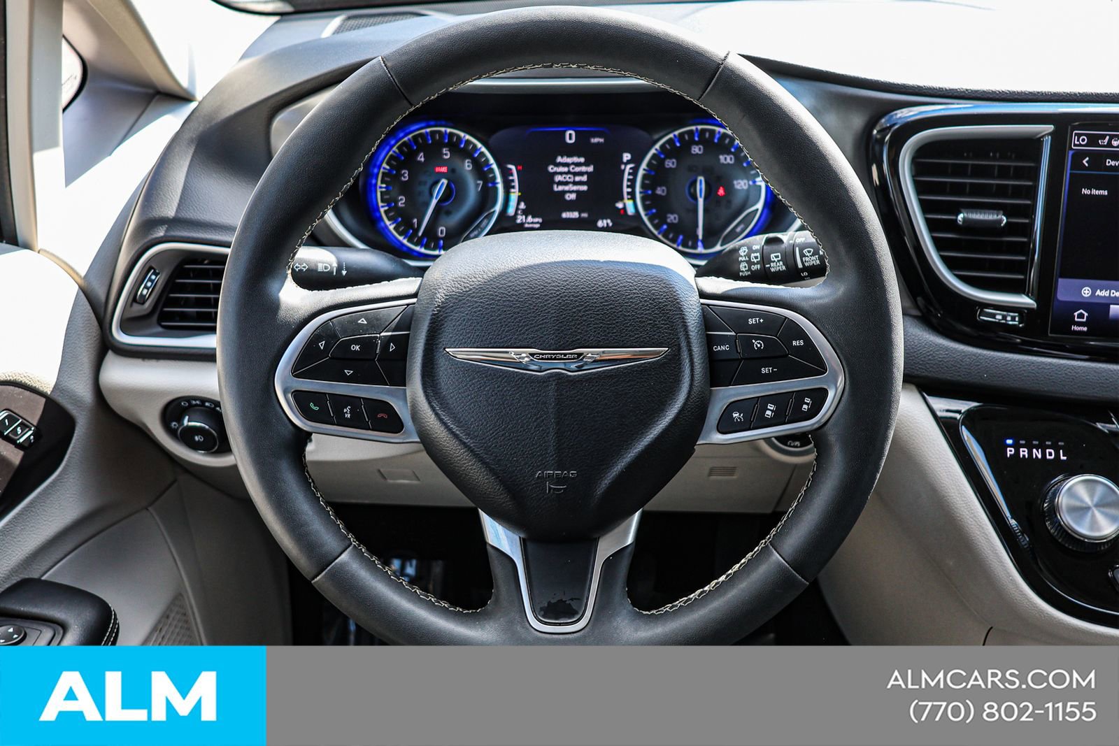 Used 2024 Chrysler Pacifica Touring-L image 25