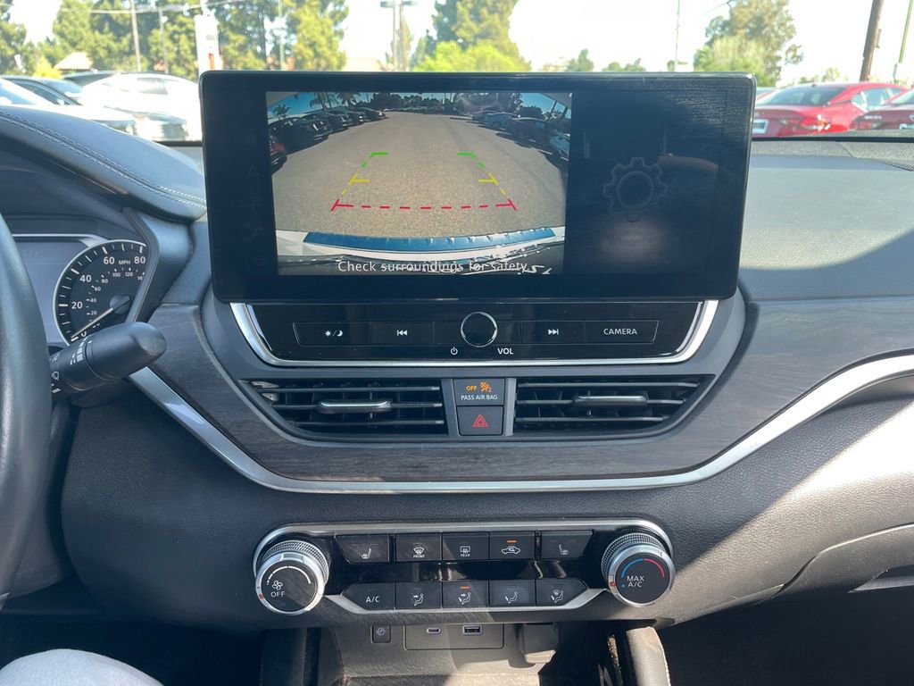 Used 2023 Nissan Altima 2.5 SV w/ SV Premium Package image 21