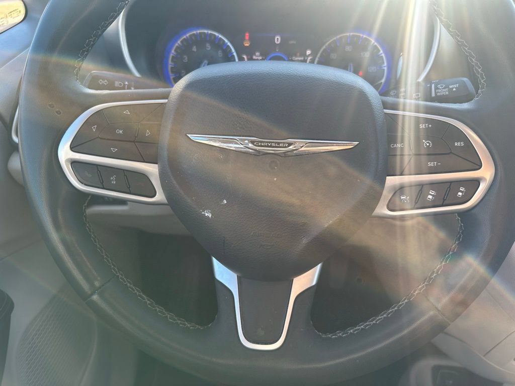 Used 2024 Chrysler Pacifica Touring-L FWD image 24
