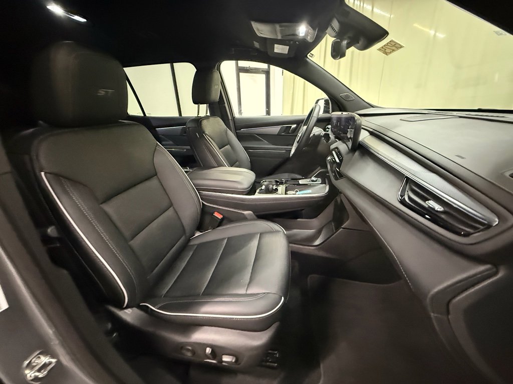 Certified 2025 Buick Enclave Sport Touring image 28