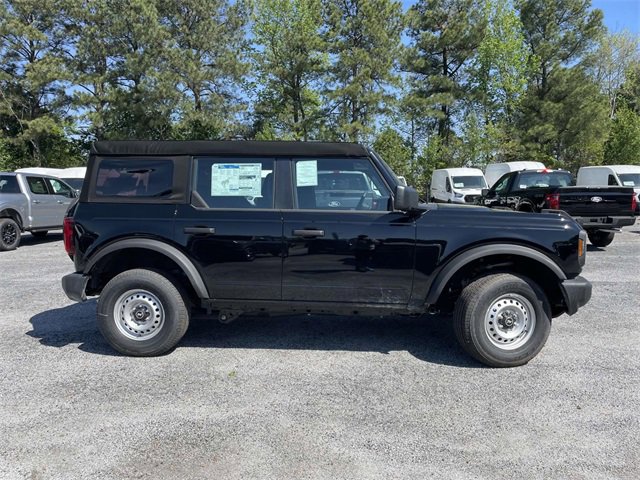 New 2025 Ford Bronco Base image 24