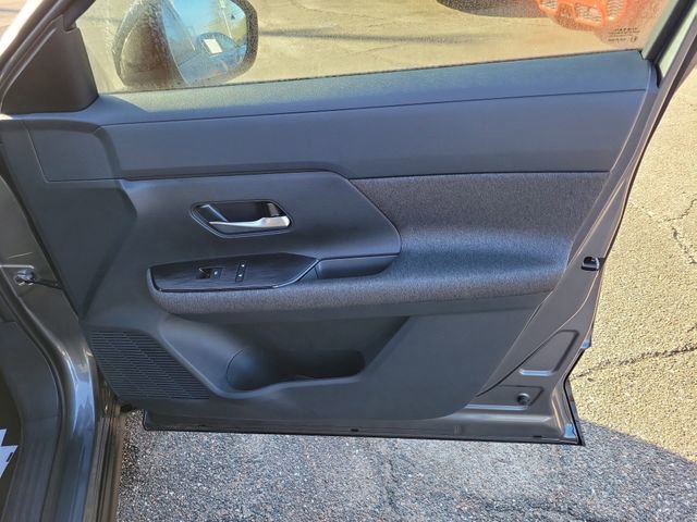 Used 2025 Nissan Kicks SV w/ Charging Package FWD image 35