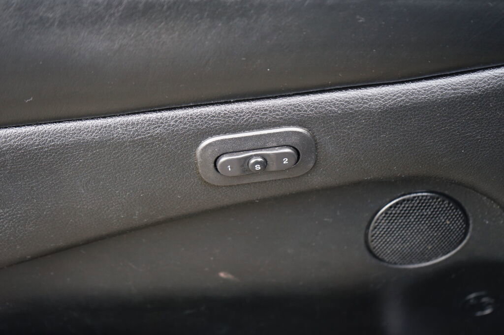 Used 2012 Jeep Grand Cherokee SRT8 w/ Luxury Group II image 18