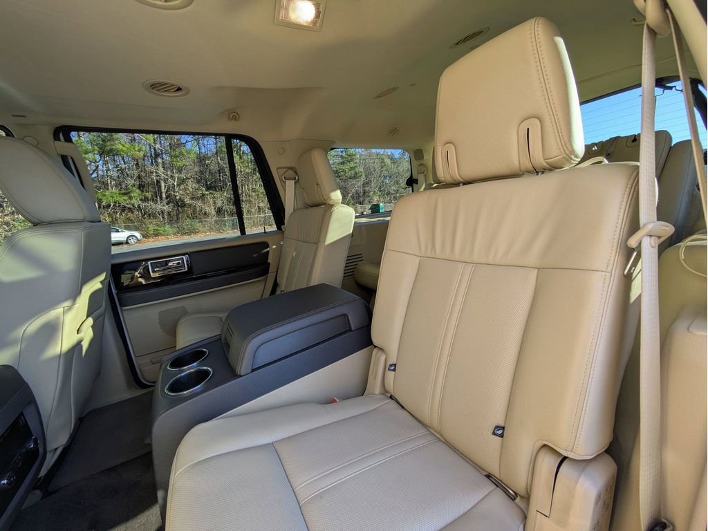 Used 2017 Lincoln Navigator Reserve image 25