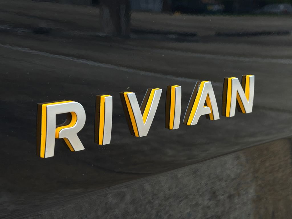 Used 2023 Rivian R1S Adventure AWD/4WD image 17