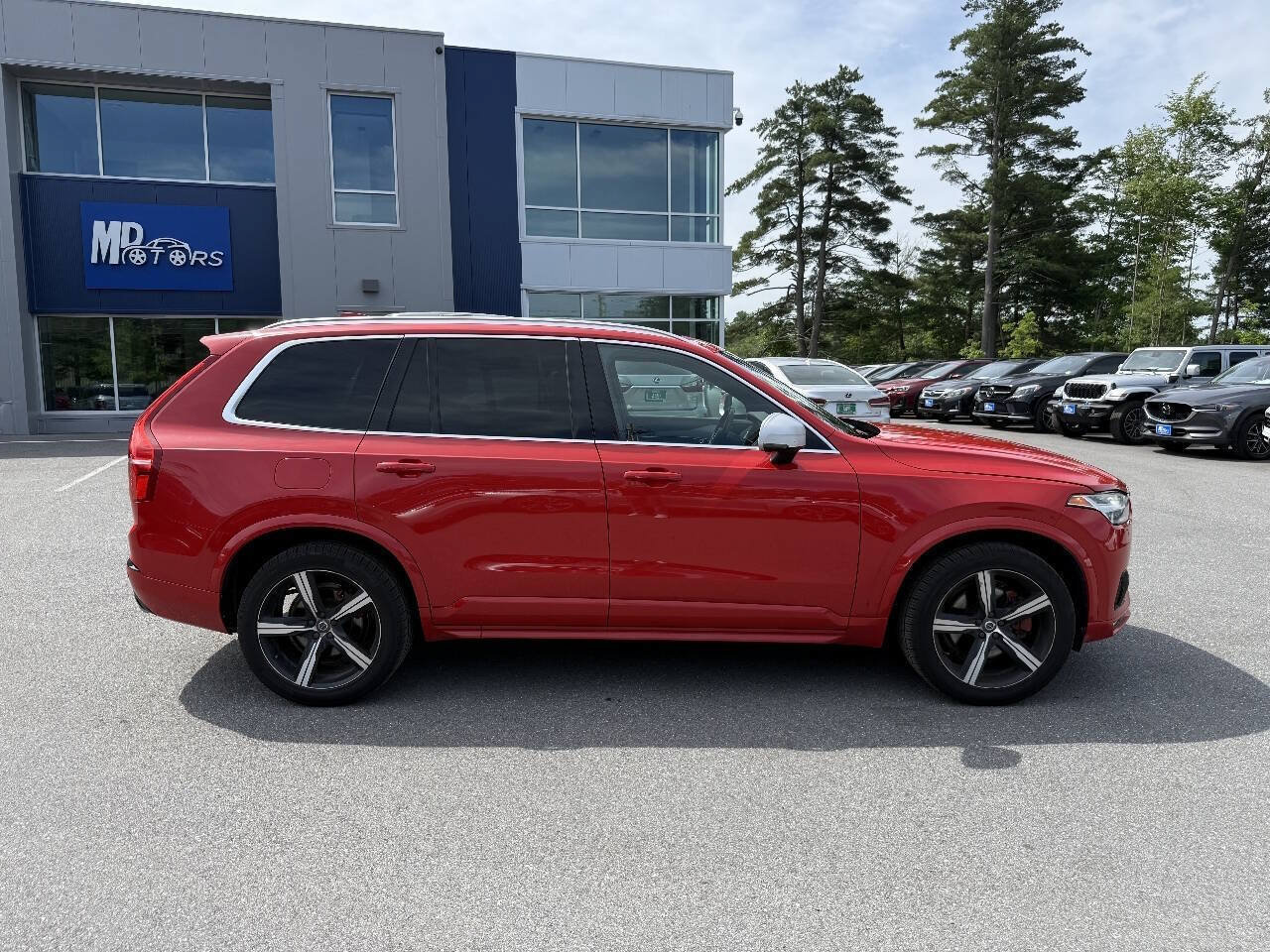 Used 2016 Volvo XC90 T6 R-Design w/ Protection Package Plus AWD/4WD image 5