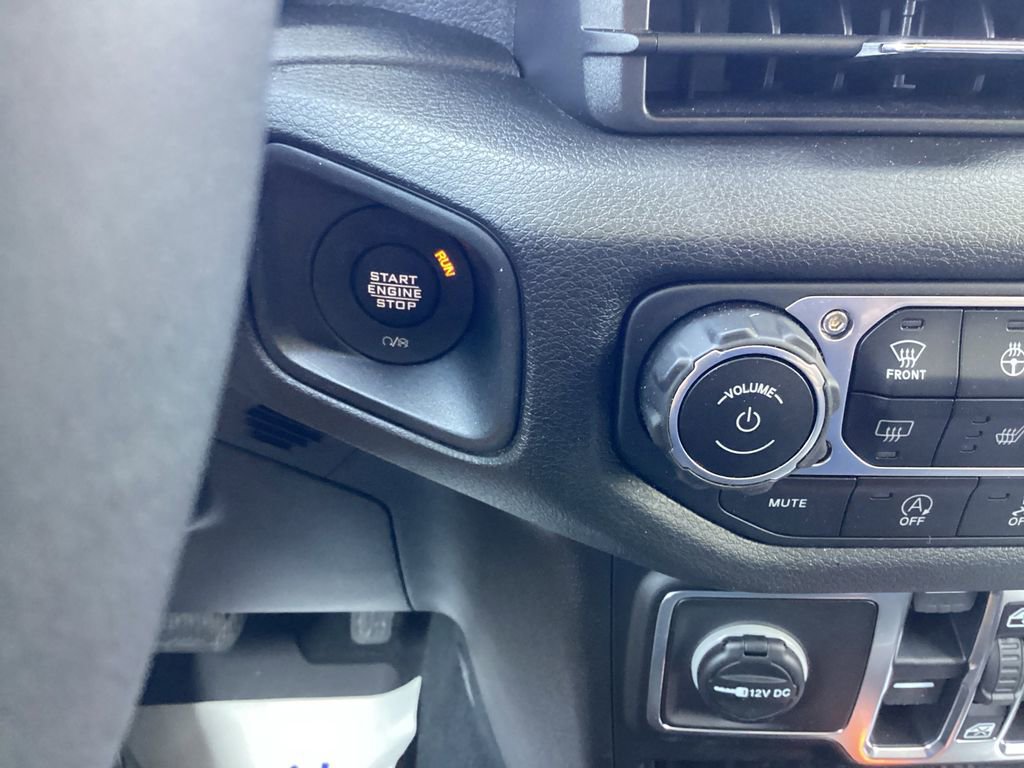 Used 2025 Jeep Wrangler Sport S AWD/4WD image 34