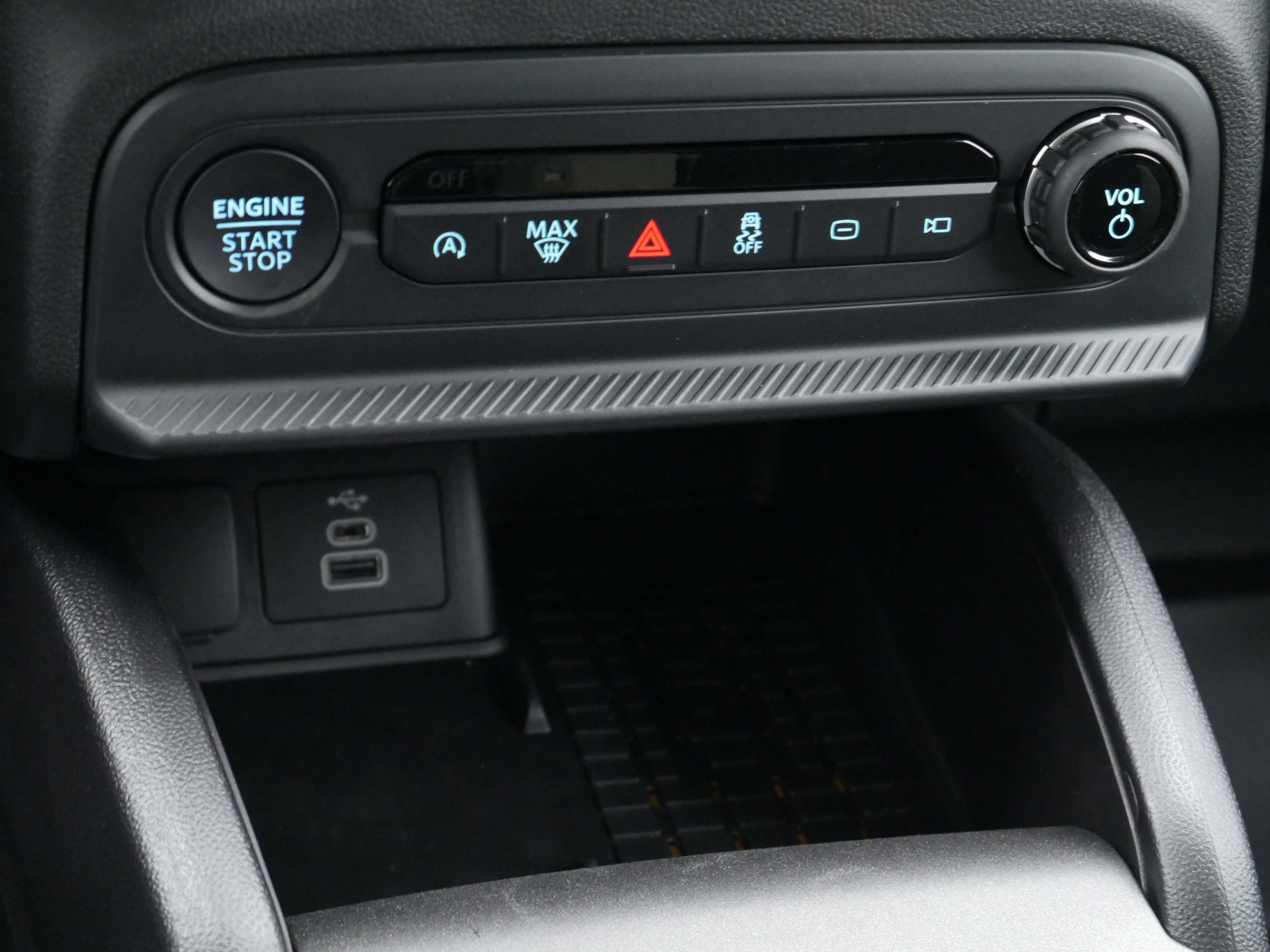 Certified 2025 Ford Bronco Sport Big Bend w/ Convenience Package image 14