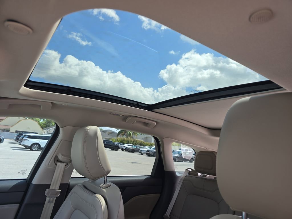 Used 2024 Lincoln Corsair FWD w/ Equipment Group 101A image 24