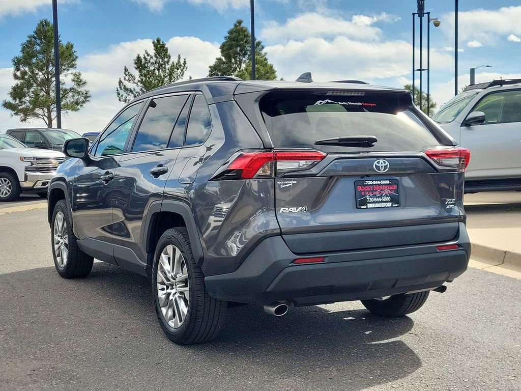 Used 2021 Toyota RAV4 XLE Premium AWD/4WD image 5