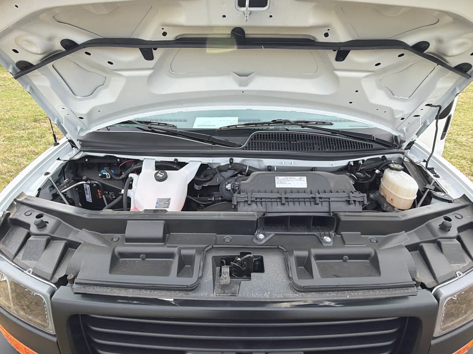 New 2025 GMC Savana 2500 Work Van w/ Driver Convenience Package image 8