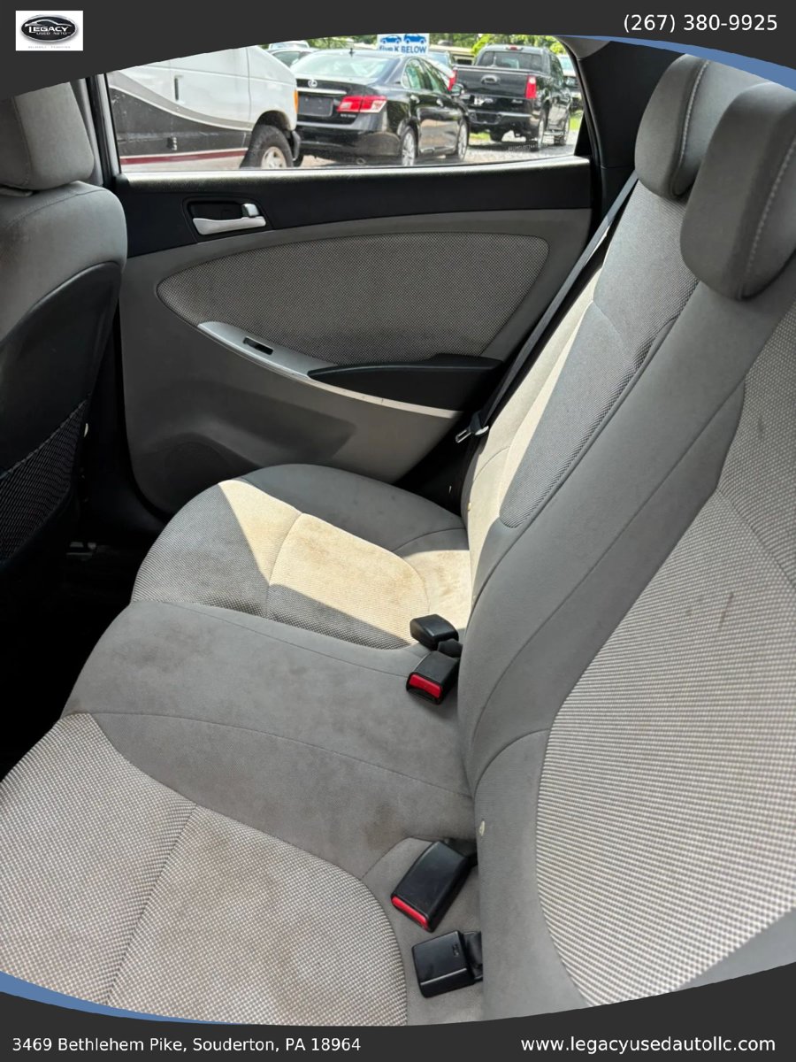 Used 2012 Hyundai Accent GLS FWD image 29