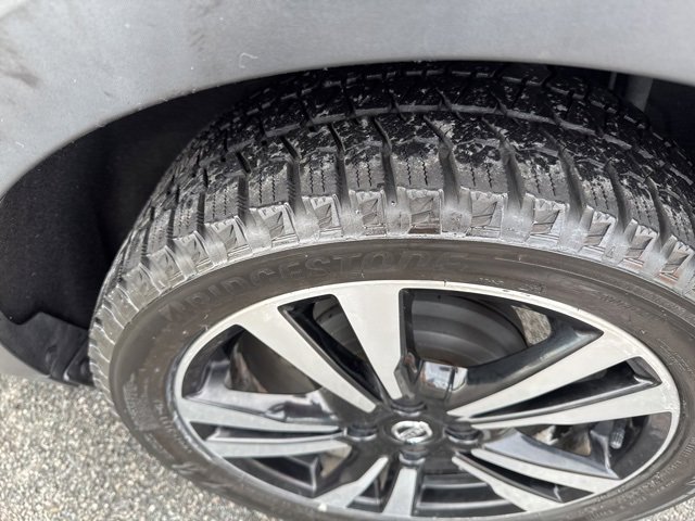 Used 2018 Nissan Kicks SR w/ Premium Package image 16