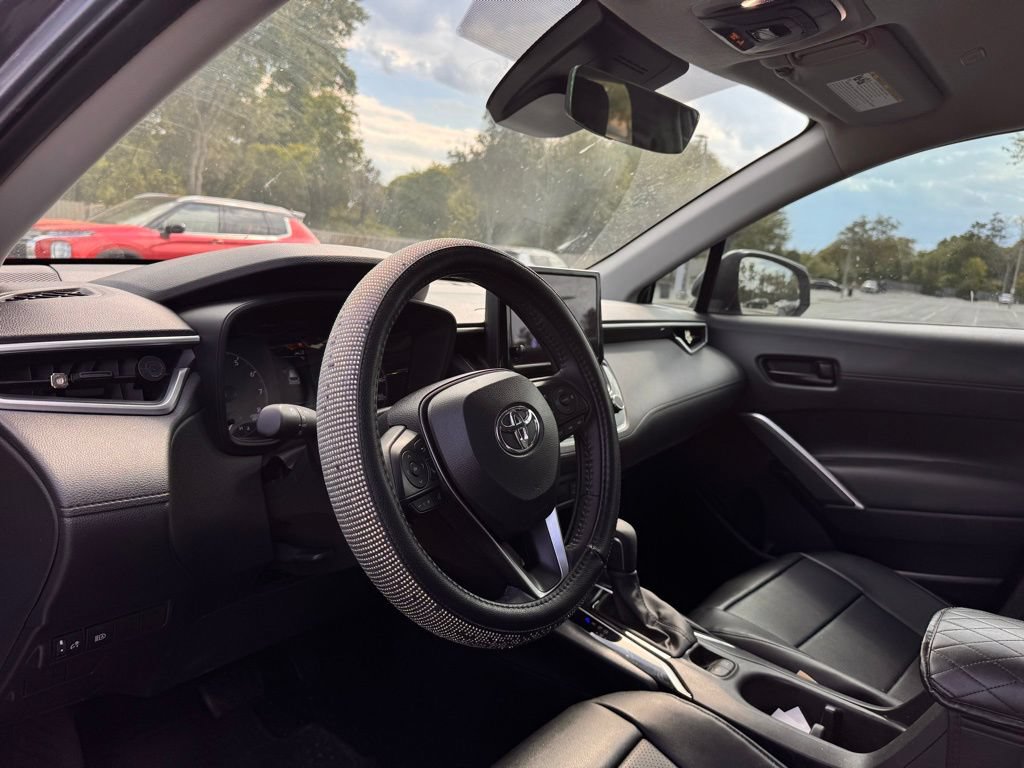 Used 2024 Toyota Corolla Cross LE FWD image 9