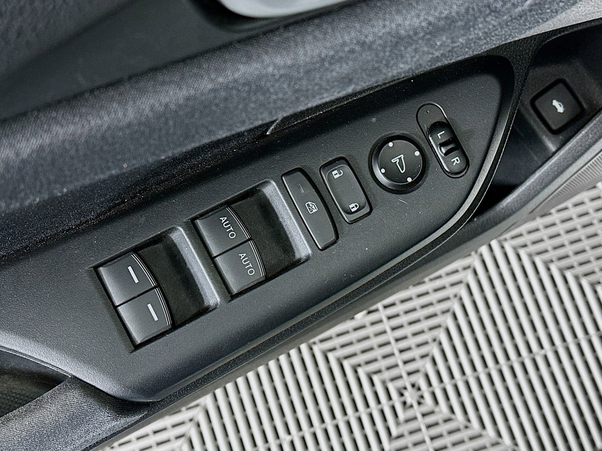 Used 2020 Honda Insight EX image 15