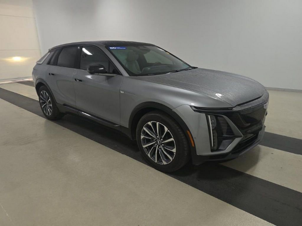 Used 2024 Cadillac Lyriq Sport RWD image 3