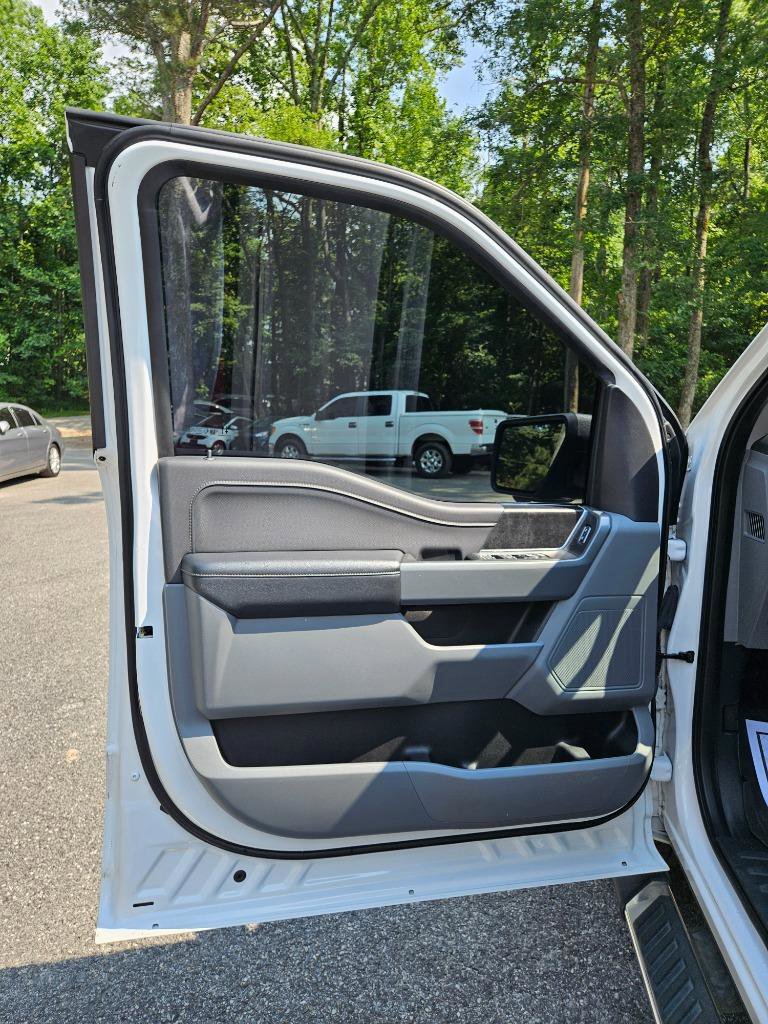 Used 2022 Ford F150 XLT w/ Equipment Group 302A High image 17