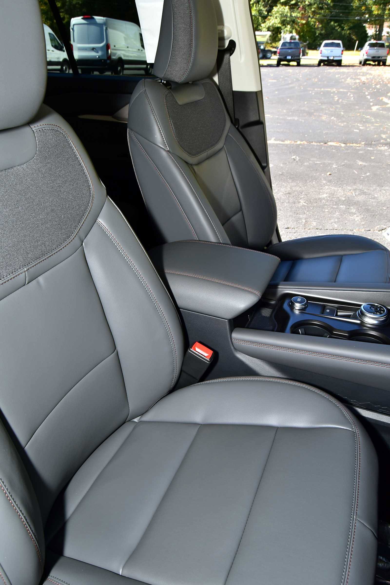 New 2026 Ford Explorer Active w/ Active Comfort Package image 18