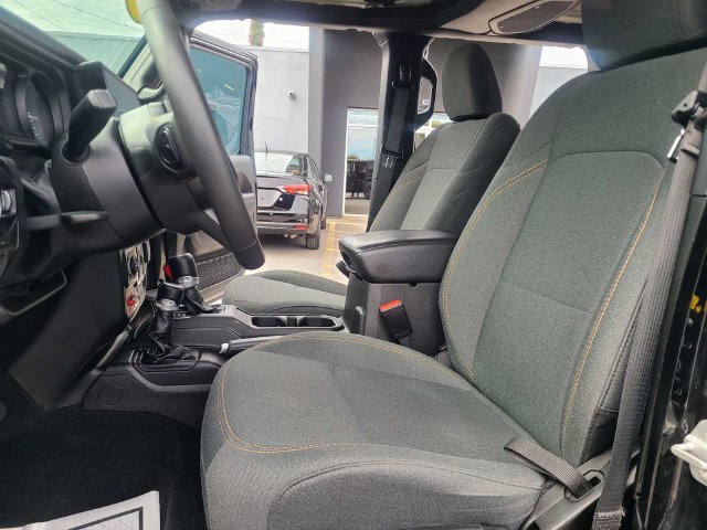 Used 2024 Jeep Wrangler Unlimited AWD/4WD image 17