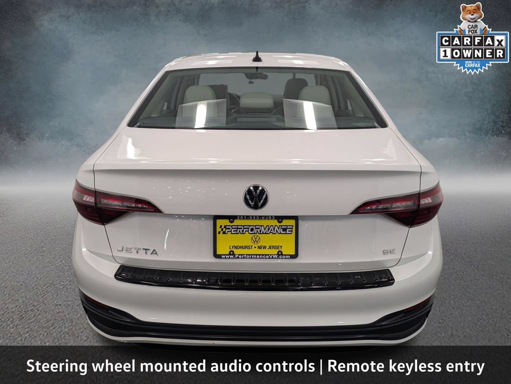 Used 2024 Volkswagen Jetta SE w/ Panoramic Sunroof Package FWD image 6