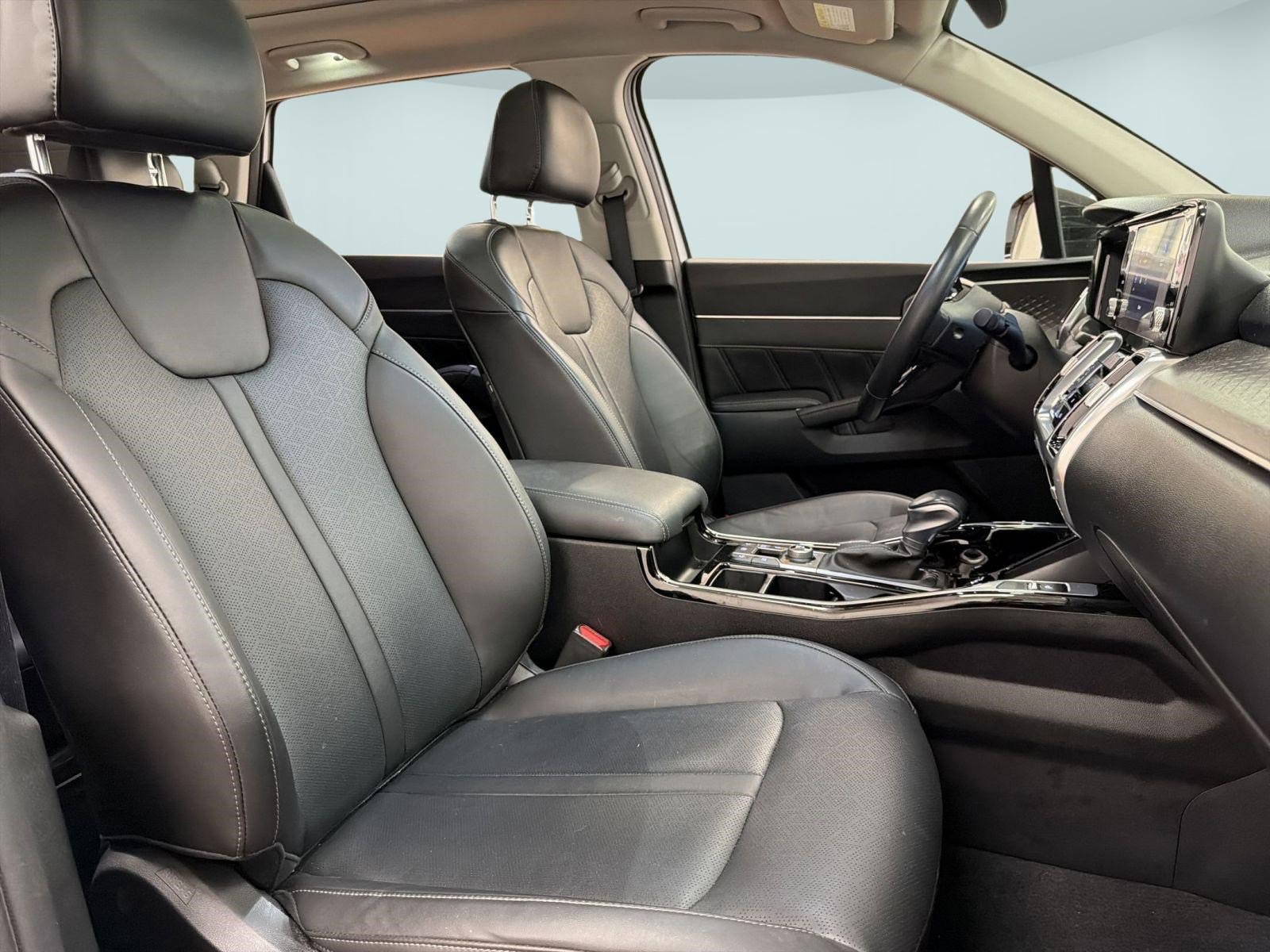 Used 2023 Kia Sorento SX image 29