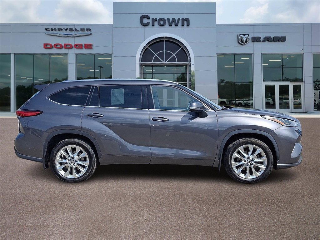 Used 2021 Toyota Highlander Limited image 7