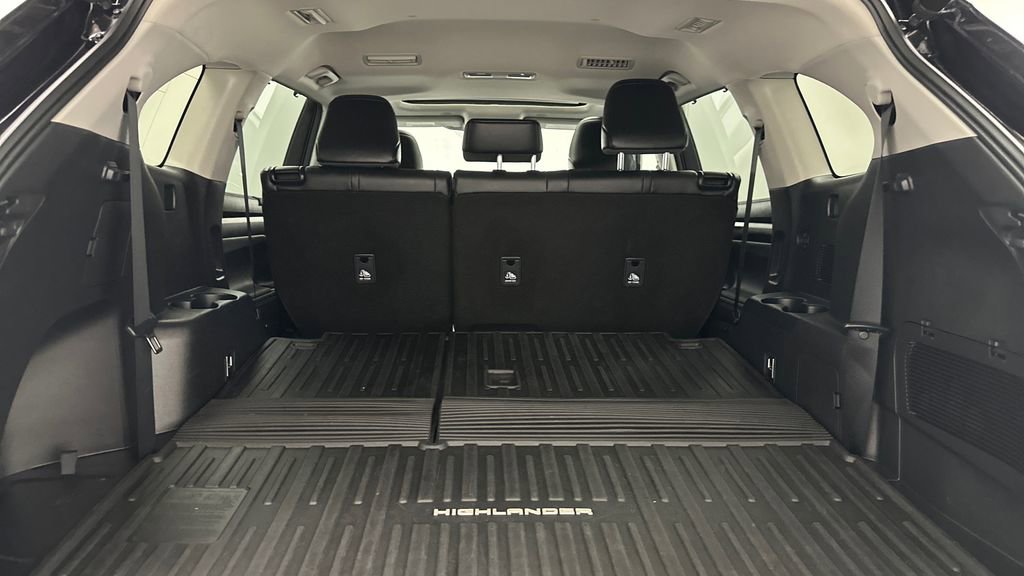 Certified 2023 Toyota Highlander XLE AWD/4WD image 13