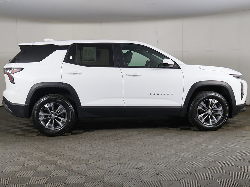 Used 2026 Chevrolet Equinox LT FWD image 19