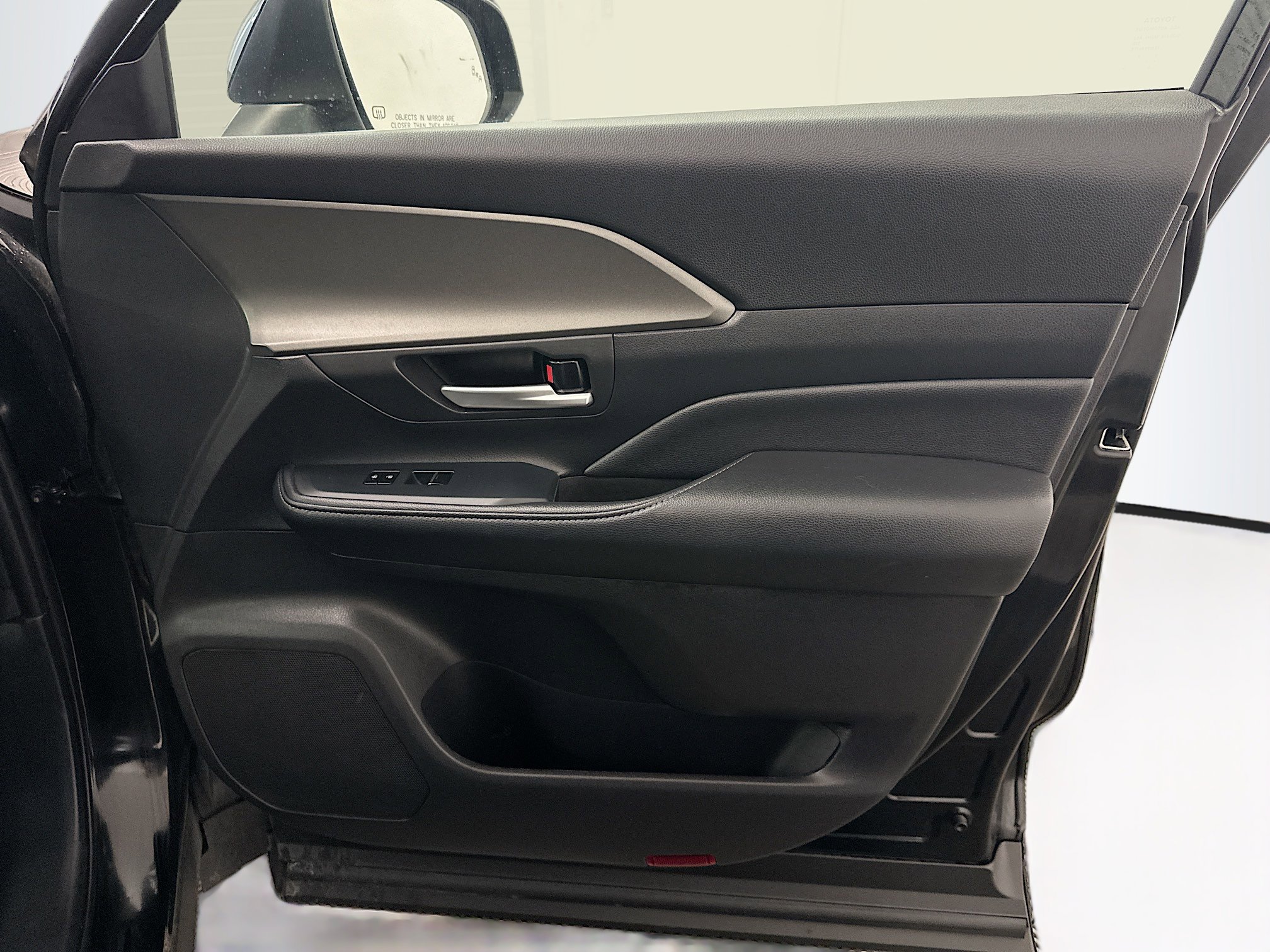 Used 2025 Toyota Grand Highlander AWD image 35