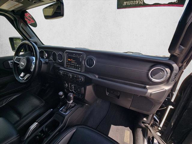 Used 2022 Jeep Wrangler Unlimited Sahara w/ Cold Weather Group AWD/4WD image 21
