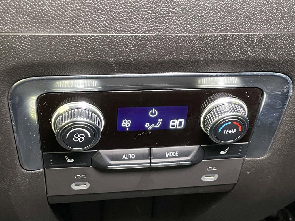 Used 2022 GMC Yukon Denali w/ Denali Premium Package image 25