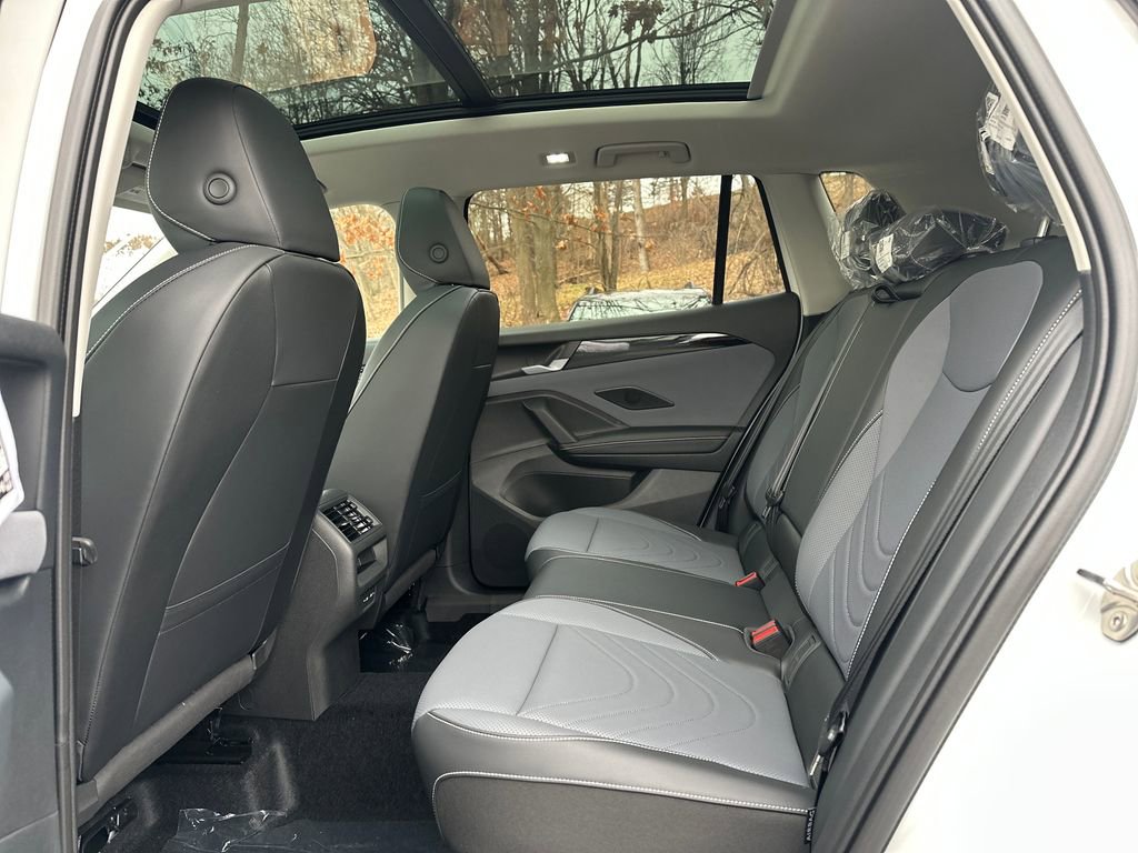 New 2026 Volkswagen Tiguan SE image 13