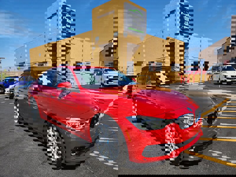 Used 2018 BMW 320i Sedan w/ Convenience Package image 1